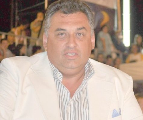 Tusac, mesaj pe Facebook pentru sărbătoriţii zilei